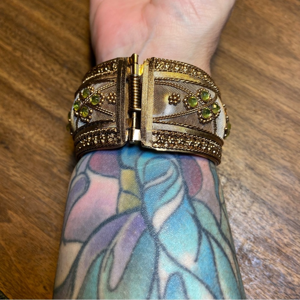 Vintage Hinged Metal Mesh Green Rhinestone Flower Swirl Clamper Cuff Bracelet - Picture 4 of 6